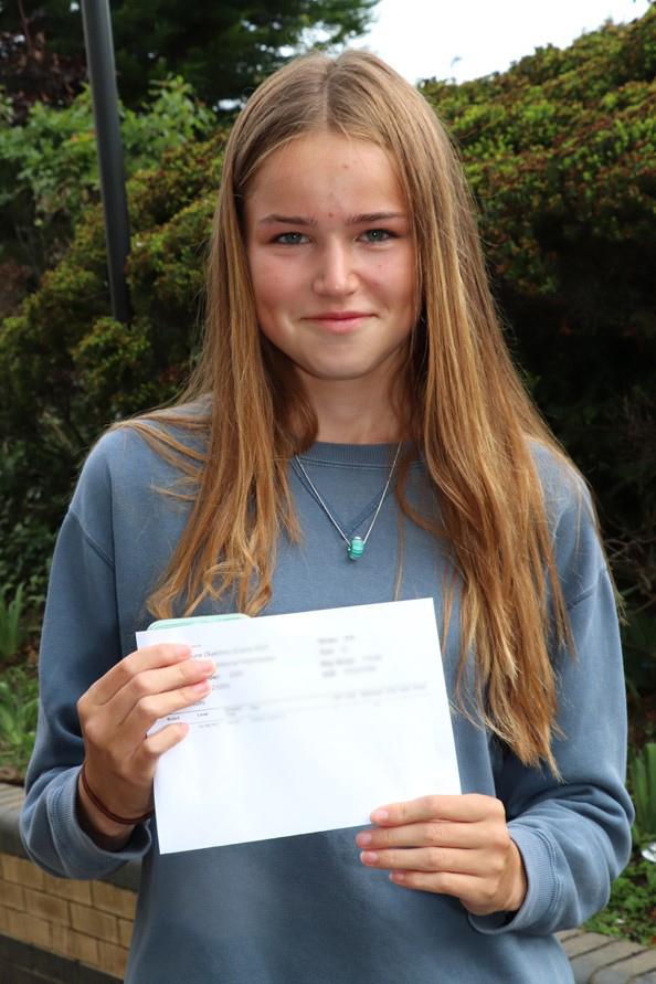 Anna took Russian whilst a Year 10 student and achieved a Grade 9!